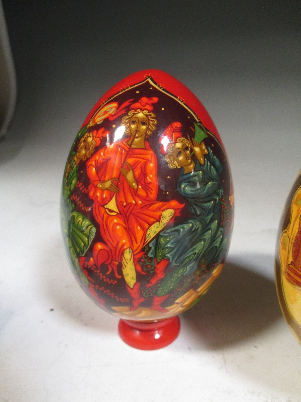 Thirteen various Russian painted eggs in - Cheffins Fine Art