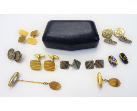 A pair of 9ct gold cut cornered rectangular cufflinks, with engine turned decoration, Birmingham 1938, weight 6.5 gms, with a