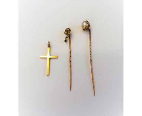 A 9ct gold plain pendant cross, Birmingham 1966, weight 1.3 gms, a gold stick pin mounted with a cultured pearl and a gold, s