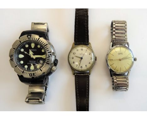 An Omega base metal fronted and steel backed M.O D issue wristwatch, with a signed jewelled movement, detailed Omega Swiss, n