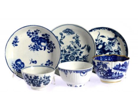 SIX WORCESTER BLUE AND WHITE TEAWARES, C1770-80  comprising a Mansfield saucer, reeded Chrysanthemum Border tea bowl, Three F