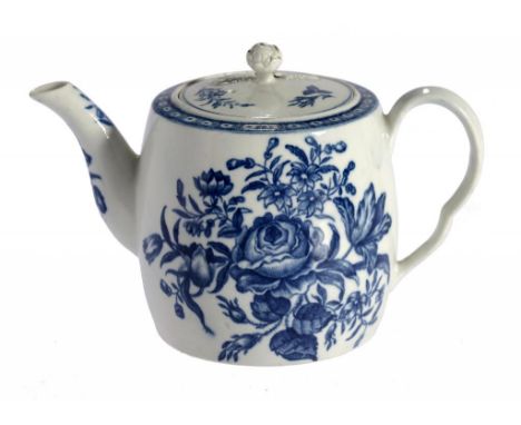 A WORCESTER BLUE AND WHITE BARREL SHAPED TEAPOT AND COVER, C1775  transfer printed with the Rose-centred Spray Group, 11cm h,