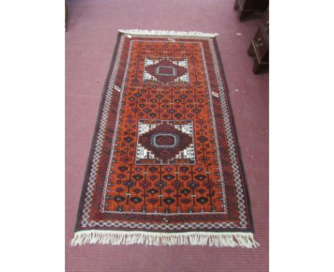 Patterned red wool carpet - Approx 200cm X 110cm