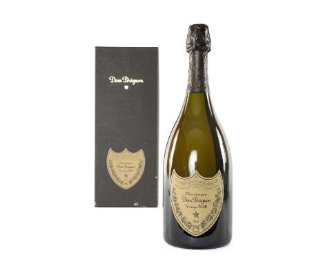 BOXED 2006 DOM PERIGNON CHAMPAGNE, 12.5%, 750mlProvenance: private collection BridgendComments: excellent ullage level, label