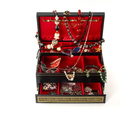ASSORTED COSTUME JEWELLERY, including cloisonne enamel bangle, yellow metal mounted jade bangle, pendants, brooches, bead nec