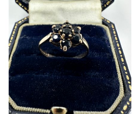 9ct gold vintage sapphire cluster ring (1.8g) 