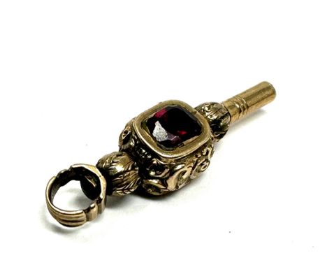 Antique gold &amp; gemstone set pocket watch key measures approx 3cm  weight 3.5g 