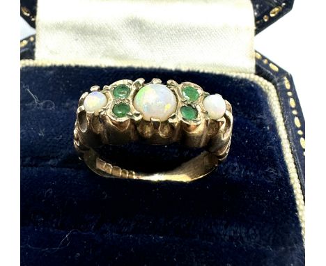 9ct gold opal &amp; emerald ring (3.4g) 