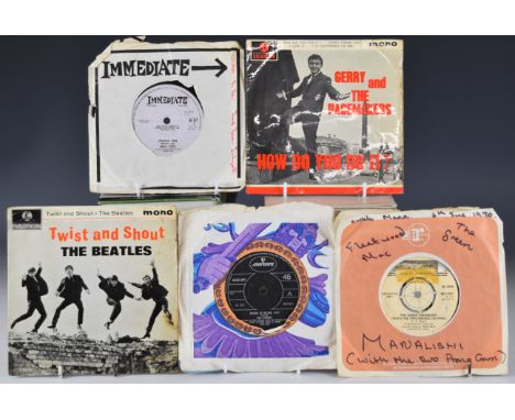 Approximately 75 mostly 1960s 7" singles including The Beatles, Gerry and the Pacemakers, Small Faces, Jimi Hendrix, ELO, Mon