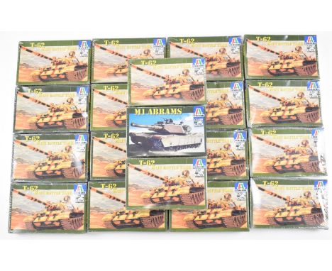 Nineteen Italeri 1:72 scale plastic model tank kits comprising T-62 Main Battle Tank 7006 and M1 Abrams 7001, all in sealed b