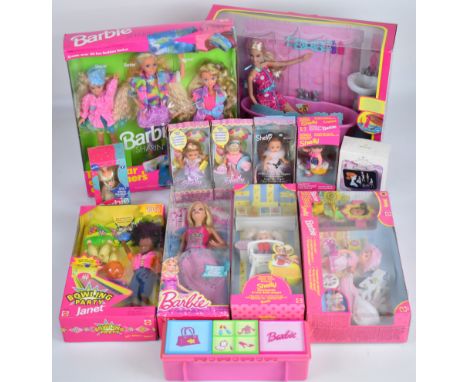 A collection of Barbie and Shelly dolls by Mattel to include Sharin' Sister Gift Set 5716, all in original boxes.