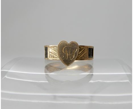 A yellow metal hair panel mourning ring size M, weight 2gms Condition Report: Available upon request