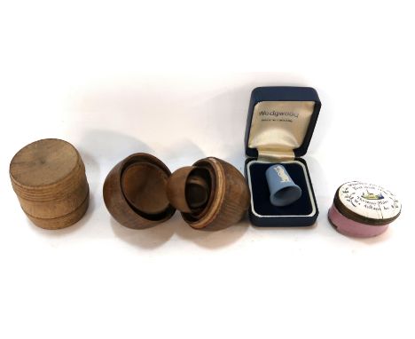 A Bilston enamel box with motto 'When this you see, you think of me, Tho many miles we distant be, treen acorn with smaller o