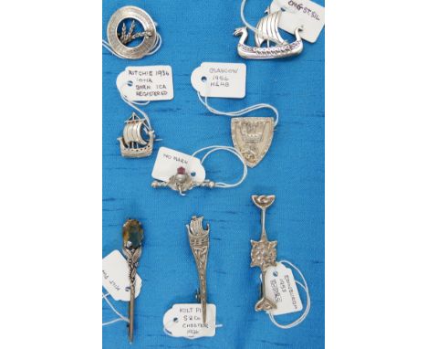 A collection of Scottish silver brooches to include ICA further stamp R Iona, Ola Gorie, Ward Brothers etc Condition Report: 