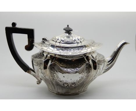 A silver teapot, Sheffield 1899, 613gms Condition Report: Available upon request