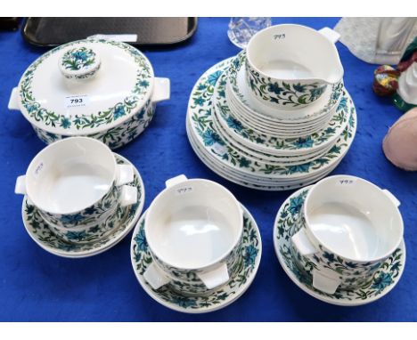 A collection of Midwinter Spanish Garden tablewares, designed by the Marquis of Queensberry comprising five dinner plates, si