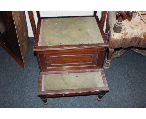 A set of early 19th century two-tread bed steps, 55cm (NC)
