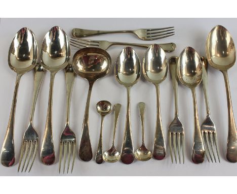 A part canteen of Edward VII and George V silver Old English pattern flatware comprising of eight tablespoons, eight dessert 