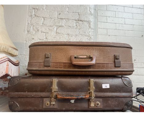 2 vintage cases. 