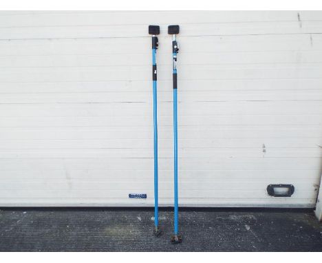 Two powerfix 60kg (max) builder props 1.6 to 2.9 Meters.
