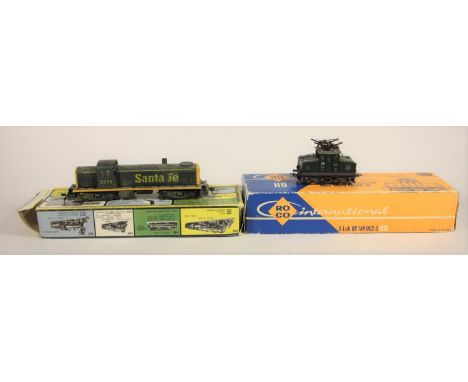 A RoCo International OO gauge model 'BR 169002-3' together with a AHM RS-2 Dummy Santa Fe 5131-CD locomotive 