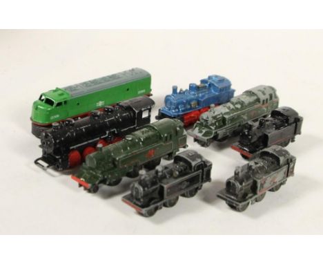 A quantity of N gauge model railway to include, Lone Star Tank Loco, Tank Wagon, track and tender 