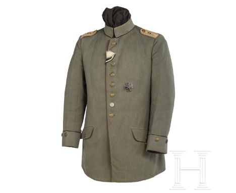 Feldbluse M 1910 für einen Oberleutnant der bayerischen Artillerie   Eigentumsstück aus feldgrauem Wollstoff, der Stehumfallk