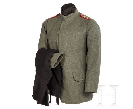 Feldbluse M 1916 für einen Oberleutnant der bayerischen Artillerie   Eigentumsstück aus feldgrauem Wollstoff mit einem Stehum