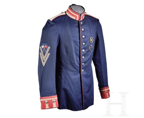 Preußen - Waffenrock für einen Unteroffizier im Regiment Garde Du Corps  Eigentumsstück aus feinem blauen Tuch mit roten Vors