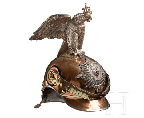 Preußen - Helm für Mannschaften der Garde Du Corps mit Paradeadler  Kammerstück, die Tombakglocke mit vernieteten Schirmen, i