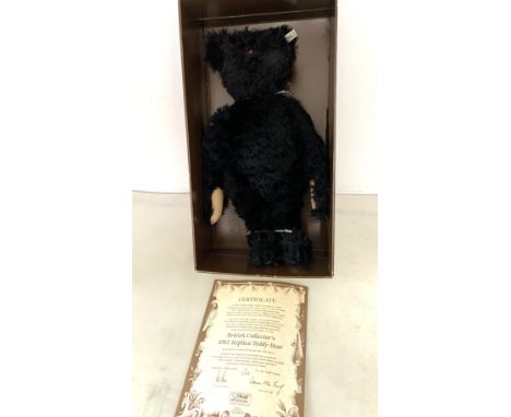 Boxed Steiff British Collector's 1912 Replica Teddy Bear  