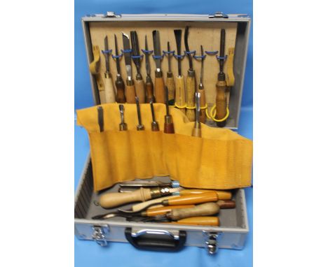 A CASE OF VINTAGE WOODCARVING CHISELS GOUGES ETC. INCLUDING ASHLEY ISLES, SWISS MADE, ROBERT SORBY, W. MARPLES &amp; SON, TAY