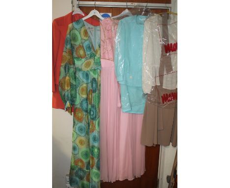 FIVE PIECES OF VINTAGE LADIES CLOTHING