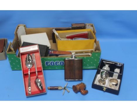 A QUANTITY OF COLLECTABLES TO INCLUDE COMMUNITY PLATES, HIP FLASK, WATCHES, COIN ETC.