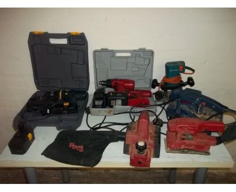 A QUANTITY OF ASSORTED POWER TOOLS ETC.