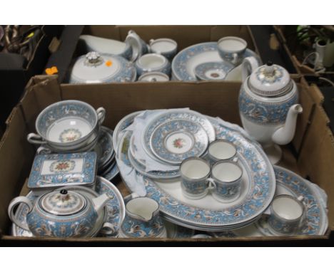 TWO TRAYS OF WEDGWOOD 'FLORENTINE' TEA & DINNERWARE1 coffee pot, 1 small teapot, 1 vegetable dish, 1 sauce boat, 1 trinket bo
