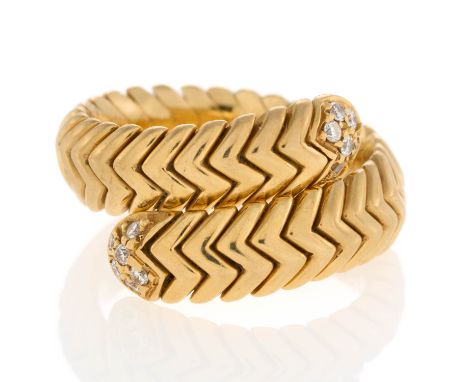 BULGARIDiamant-Ring. Herkunft: Italien. Datierung: Um 2000. Material: 750/- Gelbgold, Punze. Gesamtgewicht: ca. 10,5 g. EU-RM