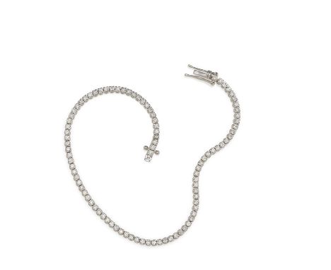 TENNISARMBAND. Material: 750/- Weißgold, getestet. Gesamtgewicht: ca. 6,0 g. Maße: Länge 18,5 cm. Diamanten: 92 Brillanten zu