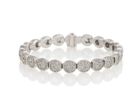 DIAMANT-ARMBAND. Herkunft: Deutschland. Datierung: 2006. Material: 750/- Weißgold, Punze. Gesamtgewicht: ca. 39,9 g. Maße: Lä