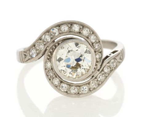 DIAMANT-RING. Herkunft: Wohl Deutschland. Datierung: Um 1920. Material: Platin, getestet. Gesamtgewicht: ca. 4,5 g. EU-RM: 54