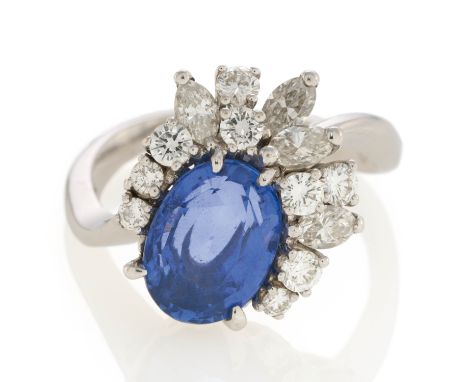 RÜSCHENBECKSaphir-Diamant-Ring. Herkunft: Deutschland. Datierung: Um 1990. Material: 750/- Weißgold, Punze. Gesamtgewicht: ca