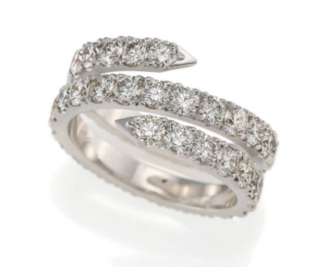 MEMORY-RING. Datierung: Um 2020. Material: 750/- Weißgold, Punze. Gesamtgewicht: ca. 6,0 g. EU-RM: 54. Diamanten: 47 Brillant