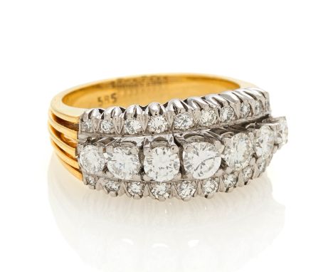 DIAMANT-RING. Herkunft: Deutschland. Datierung: Um 1980. Material: 585/- Gelb-, Weißgold, Punze. Gesamtgewicht: ca. 9,0 g. EU