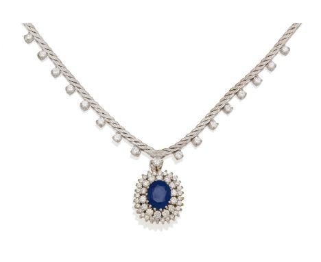 SAPHIR-DIAMANT-COLLIER. Material: 750/- Weiß- und Gelbgold, Punze. Gesamtgewicht: ca. 31,5 g. Maße: Länge 45,0 cm. Diamanten: