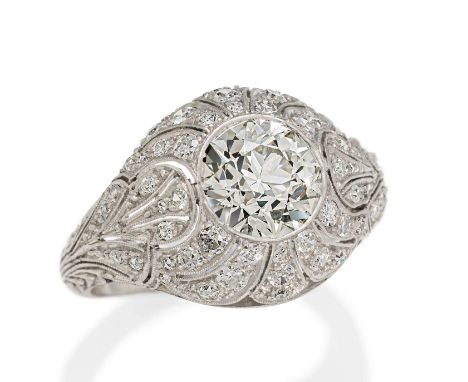 DIAMANT-RING. Herkunft: Wohl Deutschland. Datierung: Um 1920. Material: Platin, getestet. Gesamtgewicht: ca. 6,0 g. EU-RM: 54
