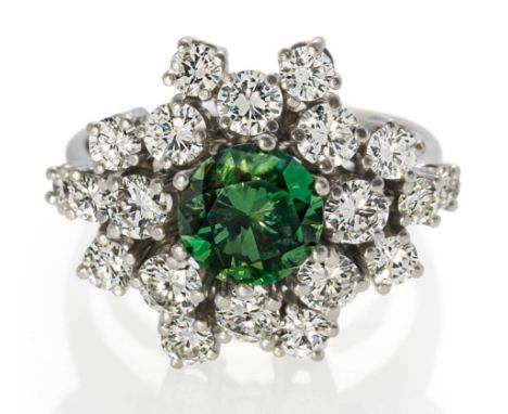 DIAMANT-RING. Herkunft: Deutschland. Material: 750/- Weißgold, getestet. Gesamtgewicht: ca. 8,0 g. EU-RM: 48 (mit Verkleineru