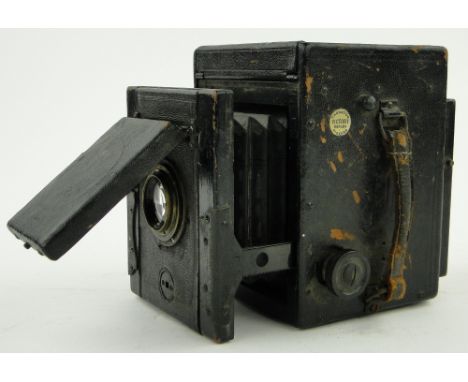 A Thornton Pickard Victory Reflex camera.