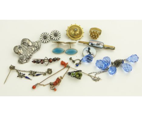 Various jewellery including silver and enamel cufflinks,
filigree poison ring and other jewellery.