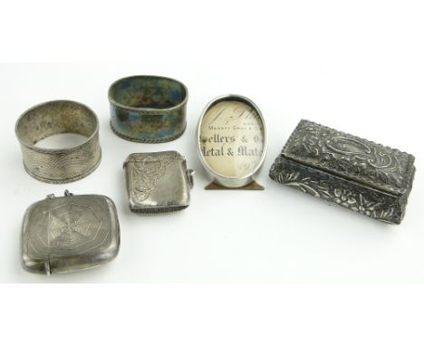 Various silver items,
including an embossed silver trinket box Birmingham 1894 and 2 vesta cases, (6).