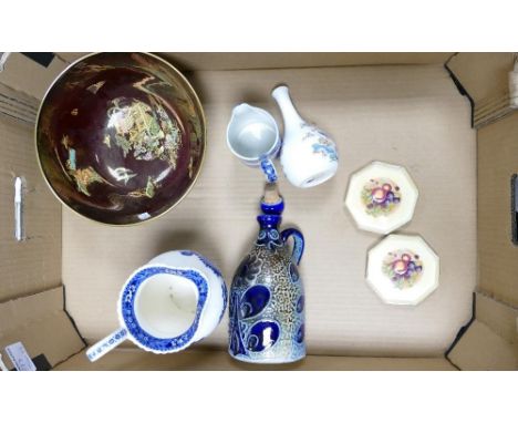A mixed collection of items to include: Ansley Orchard Gold Pin Trays, Wedgwood Kutani Crane vase, Carltonware fruit bowl etc